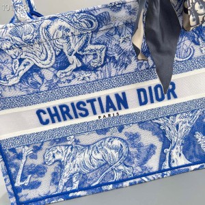 Christian Dior Book Tote Bag 36cm M1296 Chinese New Year Reverse Transparent Toile De Jouy Embroidered Canvas Fall/Winter 2022 Collection - Image 4