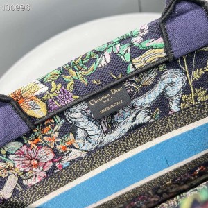 Christian Dior Book Tote Bag 36cm M1296 D-Constellation Zodiac Embroidery Canvas Fall/Winter 2022 Collection - Image 9