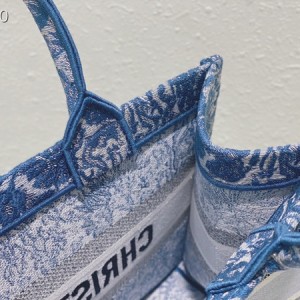 Christian Dior Book Tote Bag 36cm M1296 Dior Brocart Embroidery Canvas with Denim Effect Fall/Winter 2022 Collection - Image 8