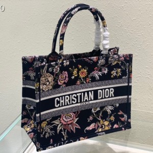Christian Dior Book Tote Bag 36cm M1296 Dior Jardin Botanique Embroidery Canvas Fall/Winter 2022 Collection - Image 3