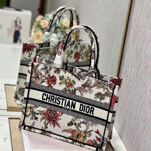 Christian Dior Book Tote Bag 36cm M1296 Dior Jardin Botanique Embroidery Canvas Spring/Summer 2023 Collection - Image 3