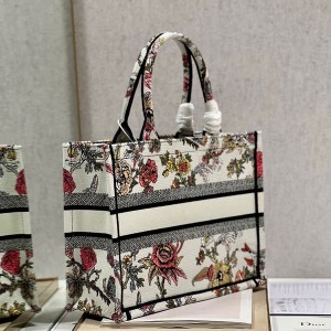 Christian Dior Book Tote Bag 36cm M1296 Dior Jardin Botanique Embroidery Canvas Spring/Summer 2023 Collection - Image 4