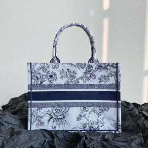 Christian Dior Book Tote Bag 36cm M1296 Dior Jardin Botanique Embroidery Canvas Spring/summer 2023 Collection - Image 3