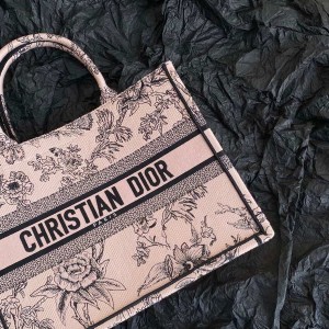 Christian Dior Book Tote Bag 36cm M1296 Dior Jardin Botanique Embroidery Canvas Spring/summer 2023 Collection - Image 4