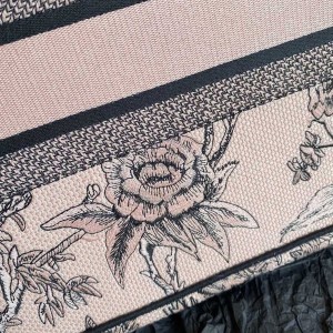 Christian Dior Book Tote Bag 36cm M1296 Dior Jardin Botanique Embroidery Canvas Spring/summer 2023 Collection - Image 5