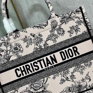 Christian Dior Book Tote Bag 36cm M1296 Dior Jardin Botanique Embroidery Canvas Spring/summer 2023 Collection - Image 7