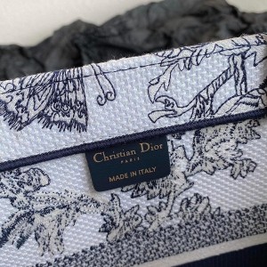 Christian Dior Book Tote Bag 36cm M1296 Dior Jardin Botanique Embroidery Canvas Spring/summer 2023 Collection - Image 8