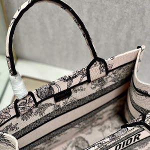 Christian Dior Book Tote Bag 36cm M1296 Dior Jardin Botanique Embroidery Canvas Spring/summer 2023 Collection - Image 8