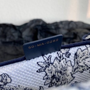 Christian Dior Book Tote Bag 36cm M1296 Dior Jardin Botanique Embroidery Canvas Spring/summer 2023 Collection - Image 9