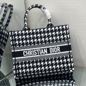 Christian Dior Book Tote Bag 36cm M1296 Houndstooth Embroidery Canvas Fall/Winter 2022 Collection - Image 3