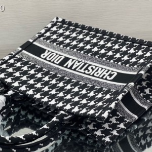 Christian Dior Book Tote Bag 36cm M1296 Houndstooth Embroidery Canvas Fall/Winter 2022 Collection - Image 4