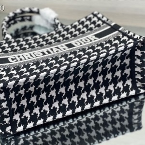 Christian Dior Book Tote Bag 36cm M1296 Houndstooth Embroidery Canvas Fall/Winter 2022 Collection - Image 5