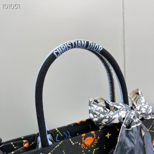 Christian Dior Book Tote Bag 36cm M1296 Lucky Dior Pixel Zodiac Embroidery Canvas Fall/Winter 2022 Collection - Image 6