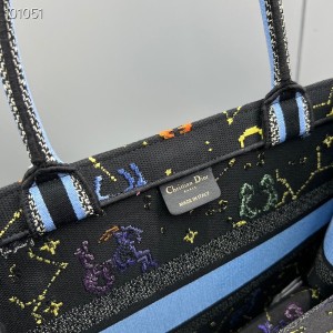 Christian Dior Book Tote Bag 36cm M1296 Lucky Dior Pixel Zodiac Embroidery Canvas Fall/Winter 2022 Collection - Image 8