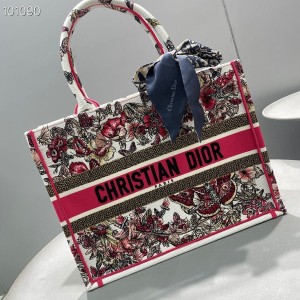 Christian Dior Book Tote Bag 36cm M1296 Lunar New Year Butterfly Embroidery Canvas Fall/Winter 2022 Collection - Image 4