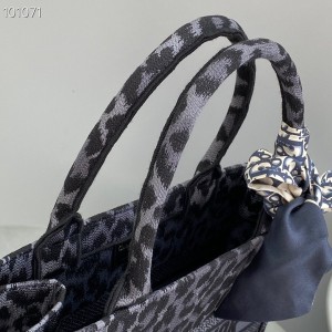 Christian Dior Book Tote Bag 36cm M1296 Mizza Embroidery Canvas Fall/Winter 2022 Collection - Image 7