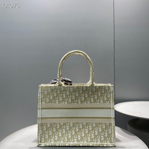 Christian Dior Book Tote Bag 36cm M1296 Oblique Embroidered Canvas Fall/Winter 2022 Collection - Image 3