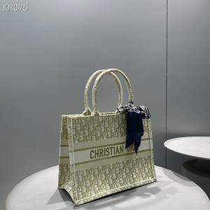 Christian Dior Book Tote Bag 36cm M1296 Oblique Embroidered Canvas Fall/Winter 2022 Collection - Image 4