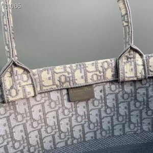 Christian Dior Book Tote Bag 36cm M1296 Oblique Embroidered Canvas Fall/Winter 2022 Collection - Image 7