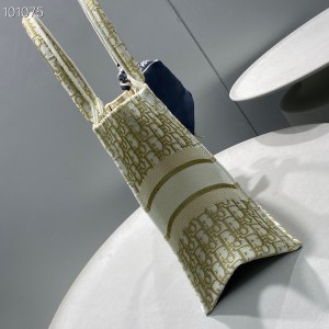 Christian Dior Book Tote Bag 36cm M1296 Oblique Embroidered Canvas Fall/Winter 2022 Collection - Image 7