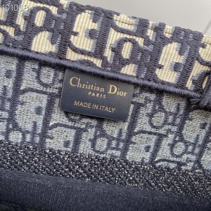 Christian Dior Book Tote Bag 36cm M1296 Oblique Embroidered Canvas Fall/Winter 2022 Collection - Image 8