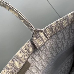 Christian Dior Book Tote Bag 36cm M1296 Oblique Embroidered Canvas Fall/Winter 2022 Collection - Image 8