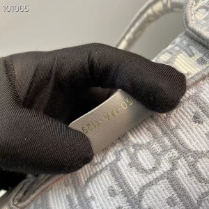 Christian Dior Book Tote Bag 36cm M1296 Oblique Embroidered Canvas Fall/Winter 2022 Collection - Image 9