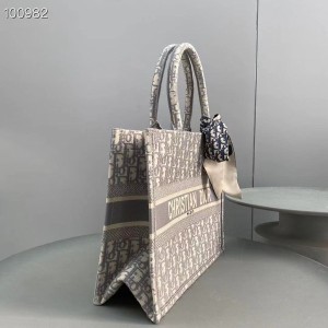 Christian Dior Book Tote Bag 36cm M1296 Oblique Embroidery Canvas Fall/Winter 2022 Collection - Image 3