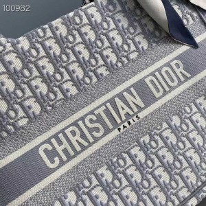 Christian Dior Book Tote Bag 36cm M1296 Oblique Embroidery Canvas Fall/Winter 2022 Collection - Image 4