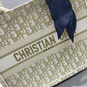 Christian Dior Book Tote Bag 36cm M1296 Oblique Embroidery Canvas Fall/Winter 2022 Collection - Image 5