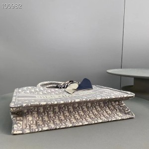 Christian Dior Book Tote Bag 36cm M1296 Oblique Embroidery Canvas Fall/Winter 2022 Collection - Image 6