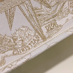 Christian Dior Book Tote Bag 36cm M1296 Rêve d'Infini Embroidery Canvas Spring/Summer 2023 Collection - Image 6