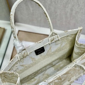 Christian Dior Book Tote Bag 36cm M1296 Rêve d'Infini Embroidery Canvas Spring/Summer 2023 Collection - Image 8