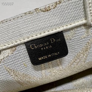 Christian Dior Book Tote Bag 36cm M1296 Rêve d'Infini Embroidery Canvas Spring/Summer 2023 Collection - Image 9