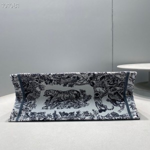 Christian Dior Book Tote Bag 36cm M1296 Toile De Jouy Embroidered Canvas Fall/Winter 2022 Collection - Image 6