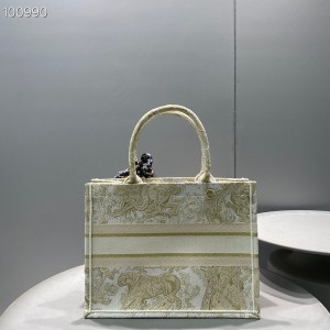 Christian Dior Book Tote Bag 36cm M1296 Toile De Jouy Embroidery Canvas Fall/Winter 2022 Collection - Image 3