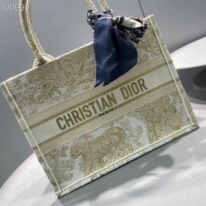 Christian Dior Book Tote Bag 36cm M1296 Toile De Jouy Embroidery Canvas Fall/Winter 2022 Collection - Image 5