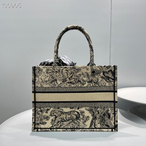 Christian Dior Book Tote Bag 36cm M1296 Toile De Jouy Embroidery Canvas Spring/Summer 2023 Collection - Image 3
