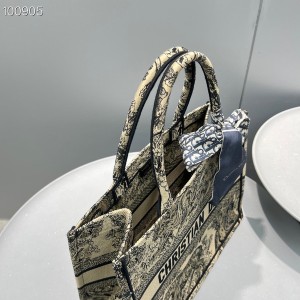 Christian Dior Book Tote Bag 36cm M1296 Toile De Jouy Embroidery Canvas Spring/Summer 2023 Collection - Image 4