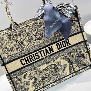 Christian Dior Book Tote Bag 36cm M1296 Toile De Jouy Embroidery Canvas Spring/Summer 2023 Collection - Image 6