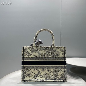 Christian Dior Book Tote Bag 36cm M1296 Toile De Jouy Flowers Embroidery Canvas Fall/Winter 2022 Collection - Image 3