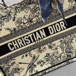 Christian Dior Book Tote Bag 36cm M1296 Toile De Jouy Flowers Embroidery Canvas Fall/Winter 2022 Collection - Image 5