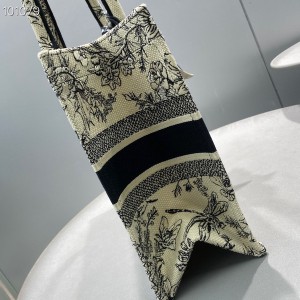 Christian Dior Book Tote Bag 36cm M1296 Toile De Jouy Flowers Embroidery Canvas Fall/Winter 2022 Collection - Image 7