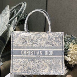 Christian Dior Book Tote Bag 36cm M1296 Toile de Jouy Embroidery Canvas Fall/Winter 2022 Collection - Image 4