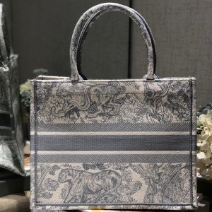 Christian Dior Book Tote Bag 36cm M1296 Toile de Jouy Embroidery Canvas Fall/Winter 2022 Collection - Image 5