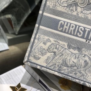 Christian Dior Book Tote Bag 36cm M1296 Toile de Jouy Embroidery Canvas Fall/Winter 2022 Collection - Image 6