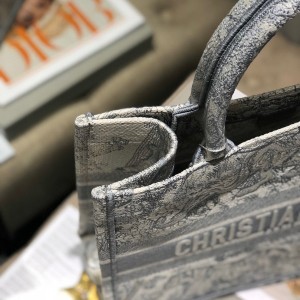 Christian Dior Book Tote Bag 36cm M1296 Toile de Jouy Embroidery Canvas Fall/Winter 2022 Collection - Image 7