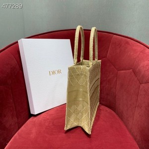 Christian Dior Book Tote Bag 38cm Embroidery Canvas Spring/Summer 2021 Collection - Image 4