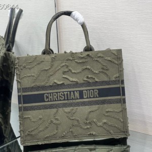 Christian Dior Book Tote Bag 42cm 1286 Camouflage Embroidered Canvas Fall/Winter 2020 Collection - Image 3