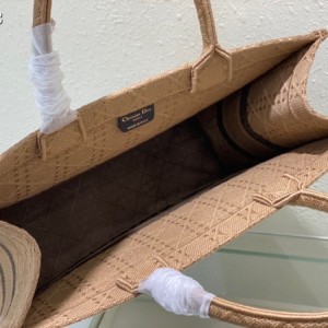 Christian Dior Book Tote Bag 42cm 1286 Cannage Raffia Embroidered Canvas Fall/Winter 2022 Collection - Image 7